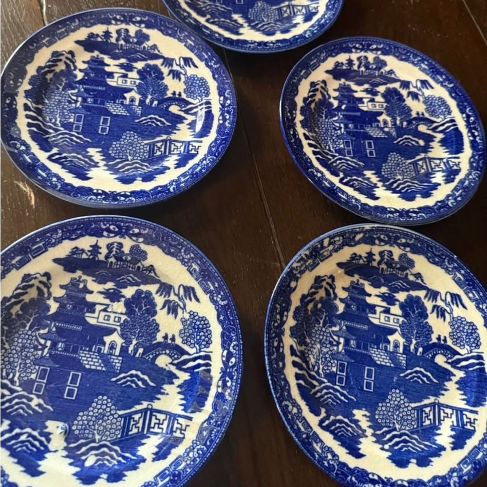 Vintage Blue Willow bread and butter plates - Set of 5